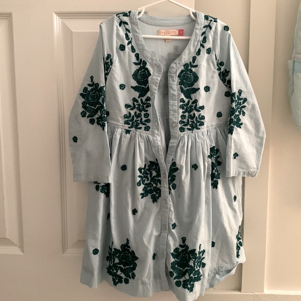 Pink Chicken FADED BLUE WITH MARLOW EMBROIDERY JOCELYN DRESS  perfect condition